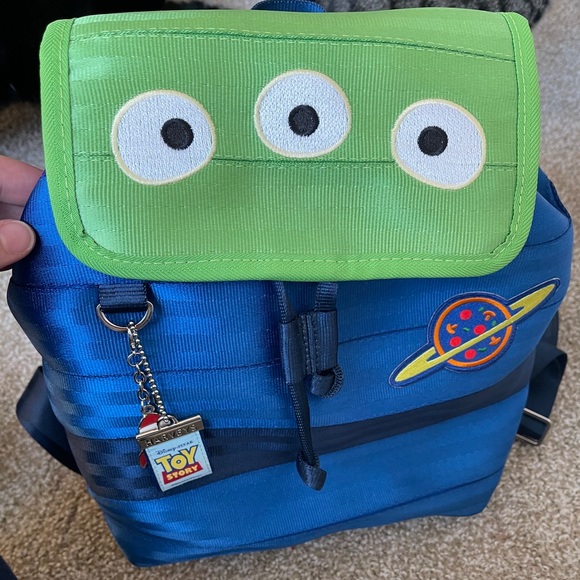 Disney Harvey’s Toy Story Alien Seat Belt Backpack - Picture 3 of 6